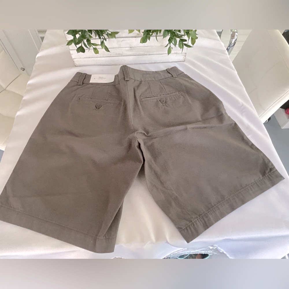 NWT LOFT | Chino Curvy Fit Women’s Bermuda Shorts| size 4 - Picture 3 of 4